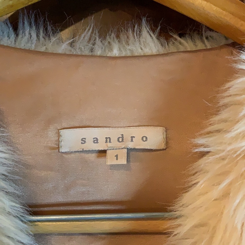 Beautiful SANDRO cream colored faux fur vest - Picture 4 of 16
